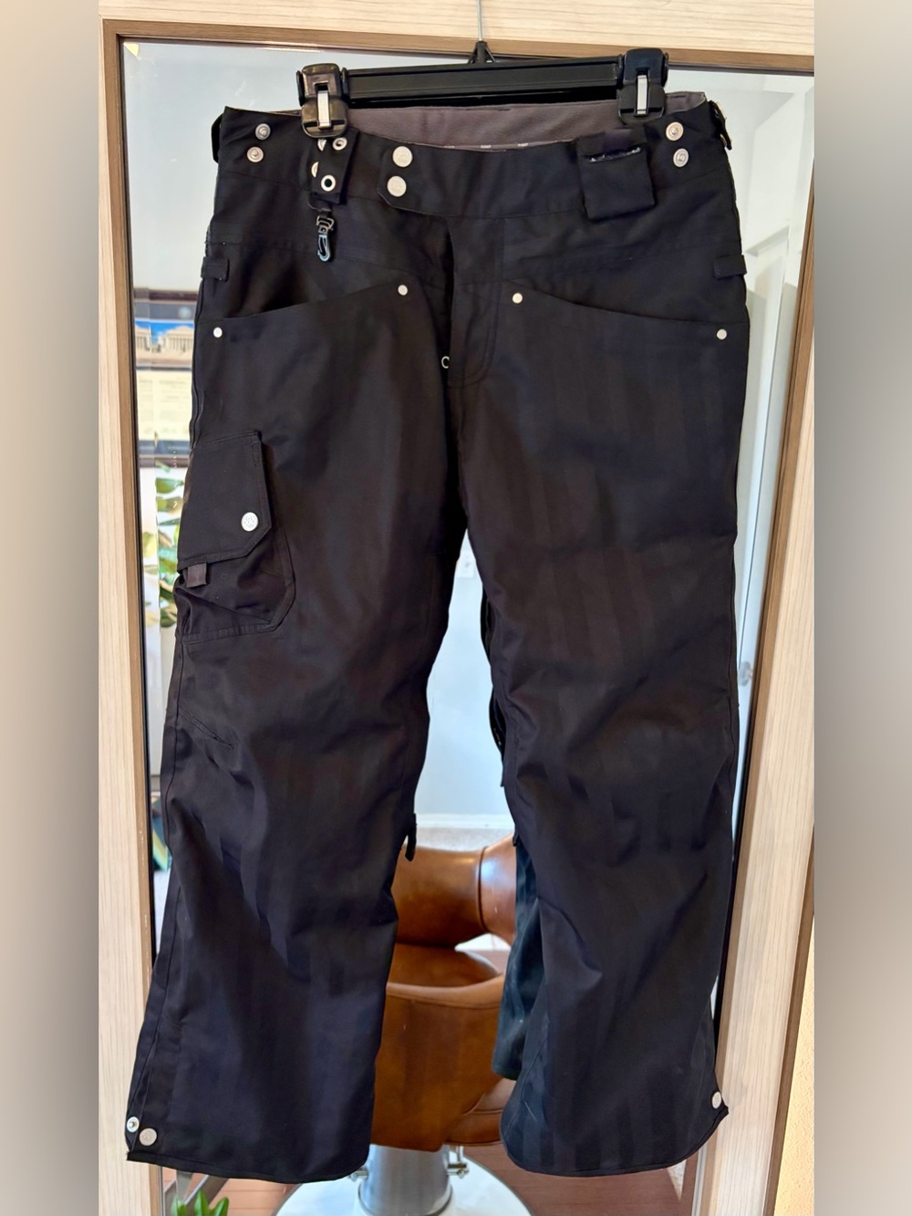 686 Women's SMARTY 3-IN-1 CARGO Snow Pants Black Pinstripe Size Small Zip Pocket